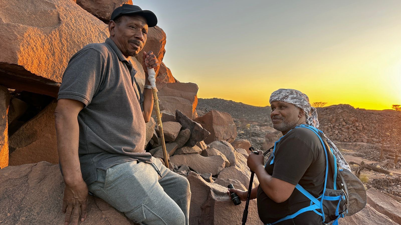 صورة الهايكنج في جبال الحائط